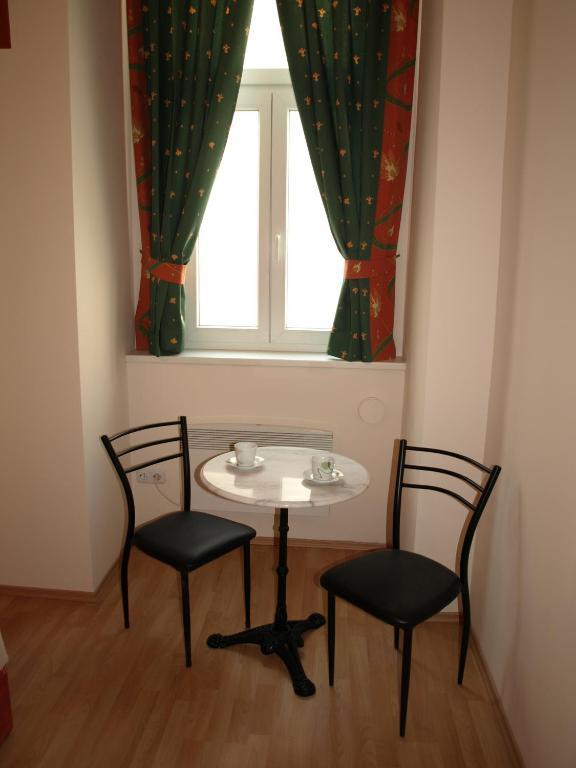 Pension Tal Studios Vienne Chambre photo